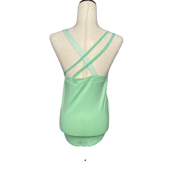 Under Armour heatgear loose criss cross athletic tank light green women's small - Picture 9 of 9